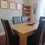 7 Cromwell Gardens - 2 Bed House